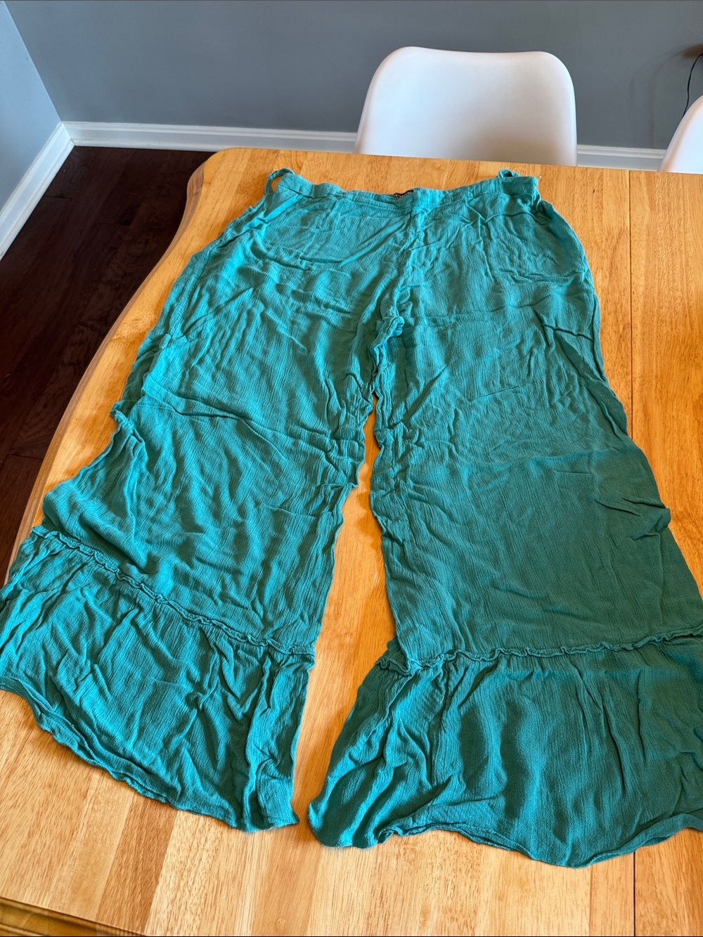 EARTHBOUND Teal Green Wide Leg Ruffle Capris